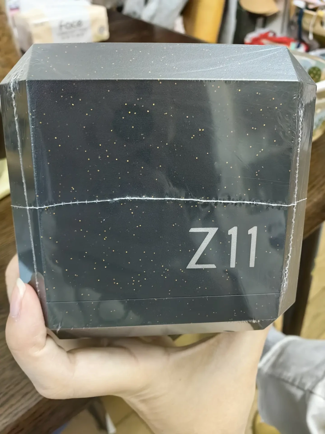 专柜新买的Z12，相册里躺着别人的自拍：国补换新潮里，3分钟验出你的小天才是不是