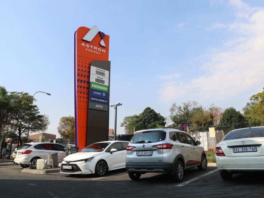 8月零售前十没有一台油车,“换回油车”的话题却杀不死:6个理由挨个验完,再照着存活榜挑台“有伴”的车