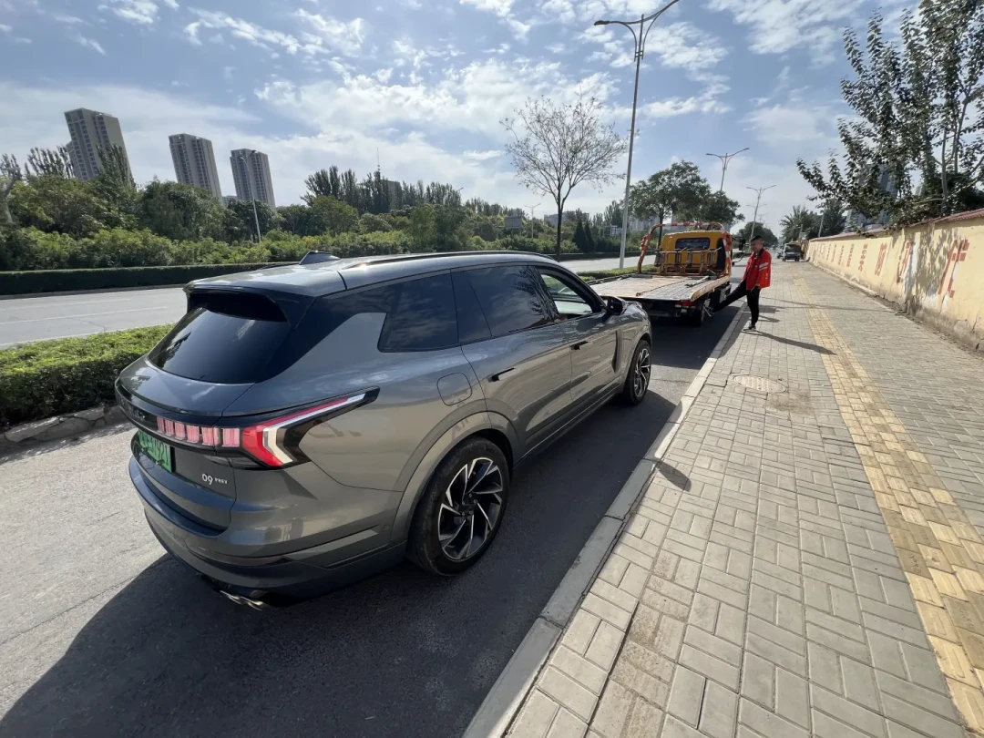 第一批UX7车主已经开到1.7万公里: