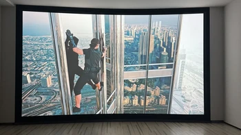 799元敢标4200流明、上千评论的劝退帖，对上爱普生押上家底的激光：翻完今秋这波投影虚标实锤帖和白天看不清哭诉帖，我把影音室的显示钱拆成三种流明、四档白天和五道红线