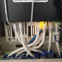 80块的2.5G交换机把内网卷成白菜价？翻完3.1万播放"千兆直接翻倍"视频的评论区、"五天自动重启"的退换实录和网工"百兆冒充千兆"的认型号法：先查清假千兆、虚标光口、云网管三坑，再决定50元捡漏还是8口一步到位