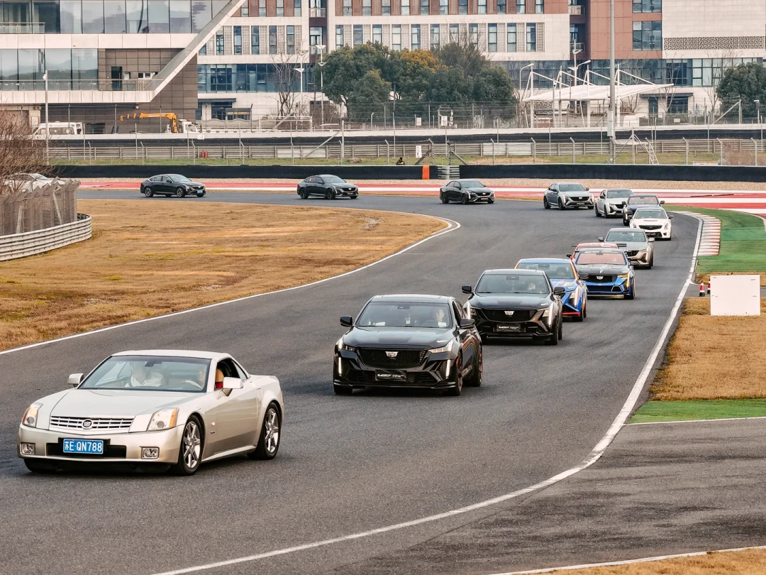 CT5周末在浙赛刷出1:45.786:V-CLUB两年时间线和报名群里的信息差,凯迪拉克车主第一次下赛道先对这张清单
