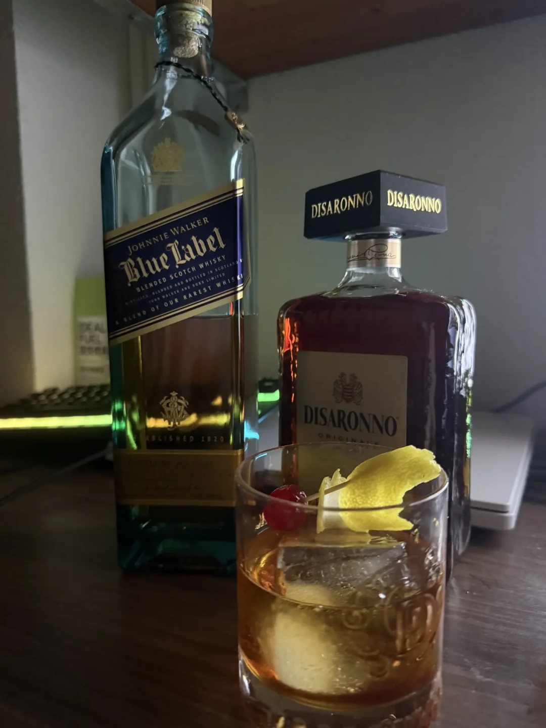 年轻人把威士忌倒进喜茶,一杯基酒成本3.8元:调酒这波,