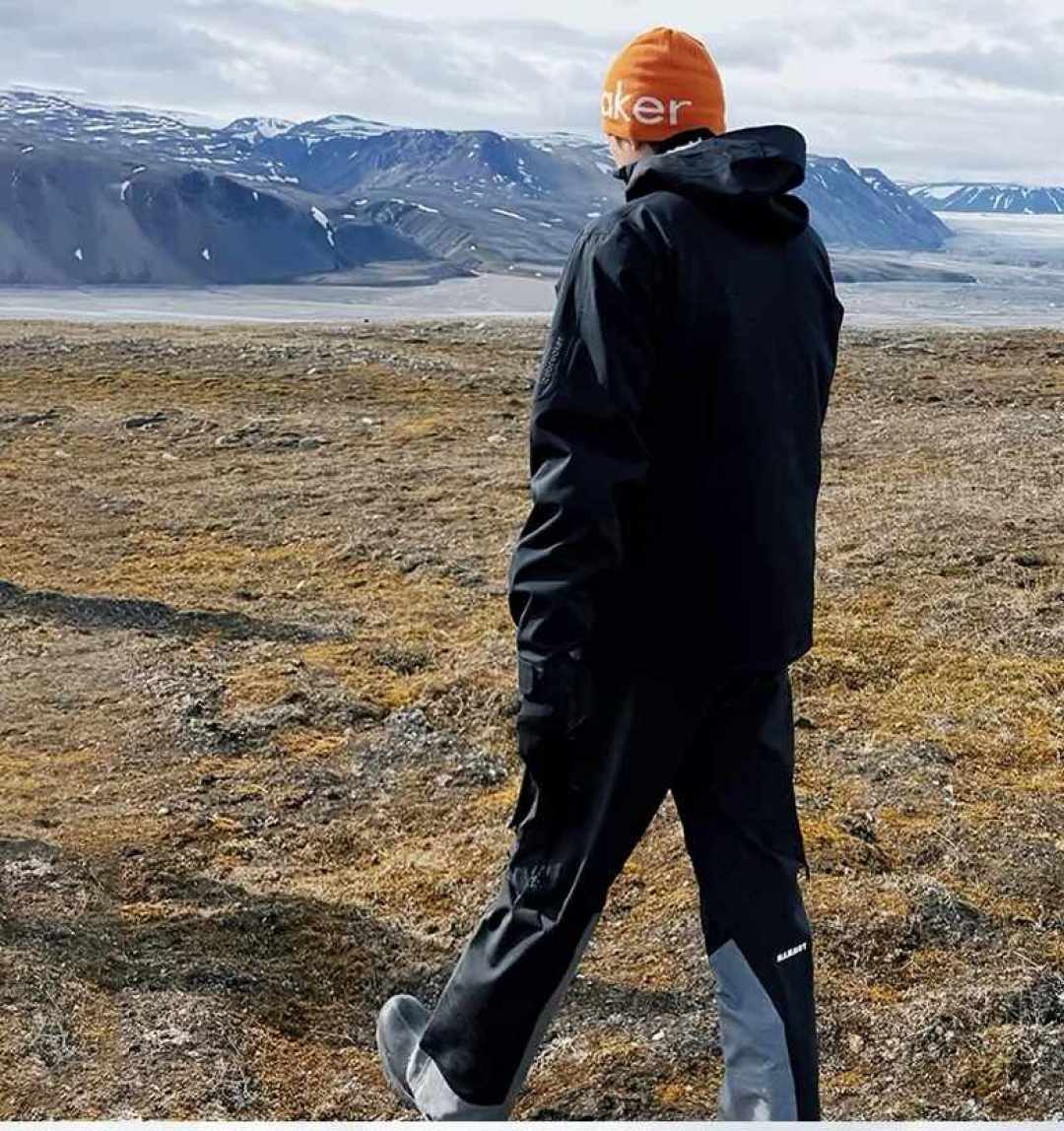 粉丝追问刘学义“帽子是不是每个颜色都有”：icebreaker最便宜的同款成了冷帽，可冷帽不是小号打底，先对完三笔账