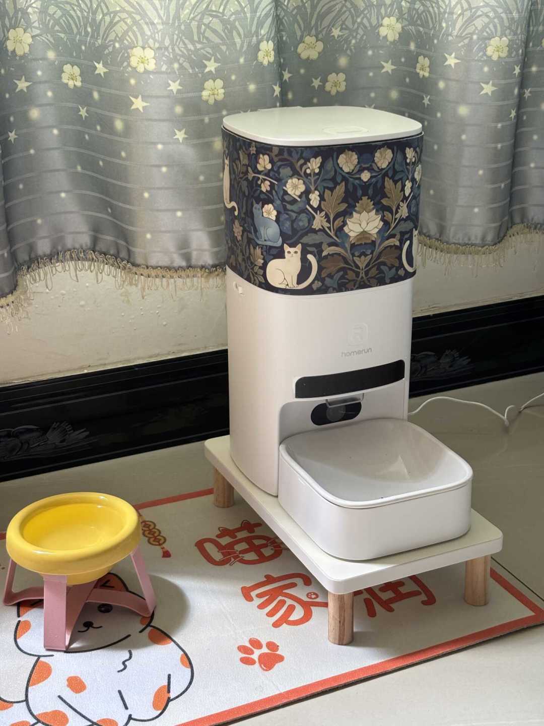 国庆把猫留家八天,先掀开喂食器电池仓:7个月还剩61%、一周就报低电、App电量图标是摆设——四类仓三种电芯,爱乐普只进一种