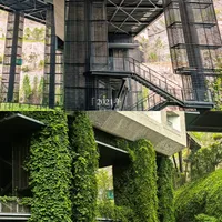 场馆旁的酒店在官宣当天中午就满了：双节追演唱会的你，先抢票还是先抢房？