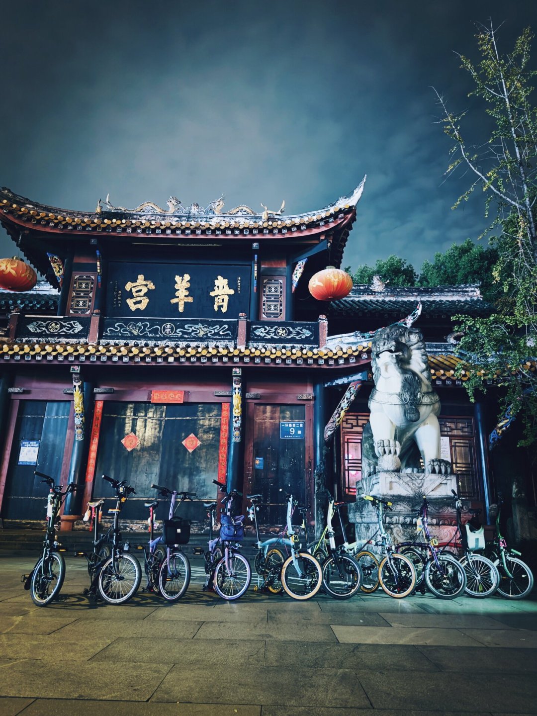 秋分后天黑提前,布圈集体骑进夜里:这笔小布“夜骑账”,我捋成一条时间线、三道法律红线、四档灯位决策和三类人