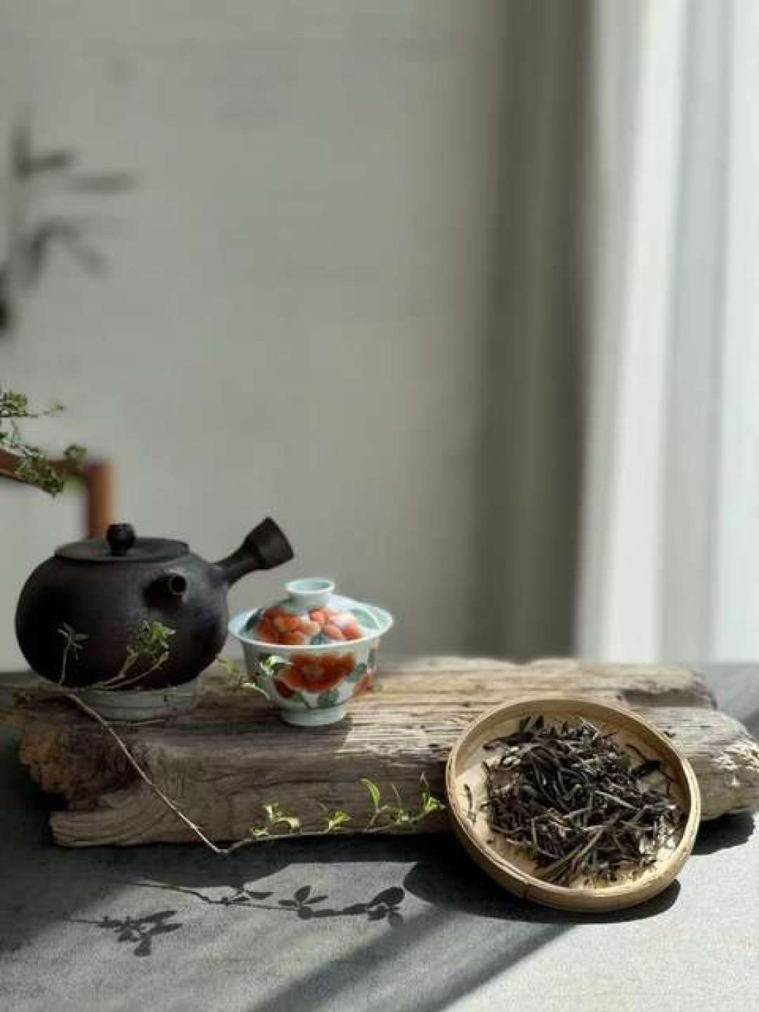 距中秋11天,茶桌后面的