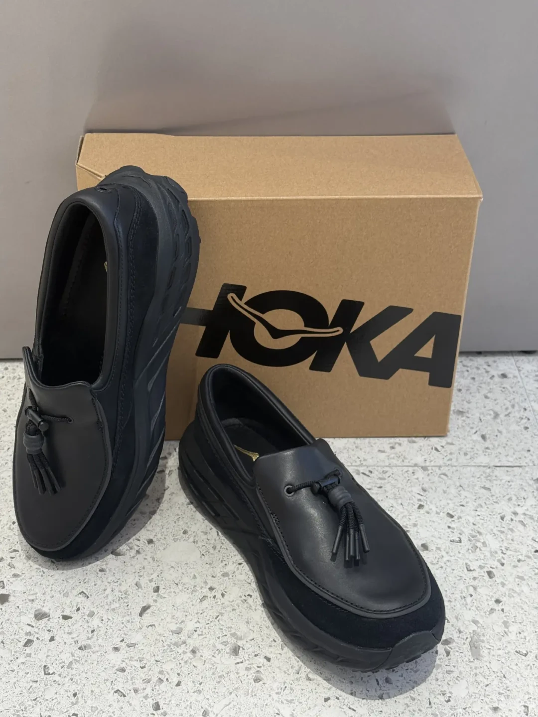 HOKA乐福鞋九月不再神秘:日区直营突袭补货、澳门原价开卖,先看完这四条差评再掏1899