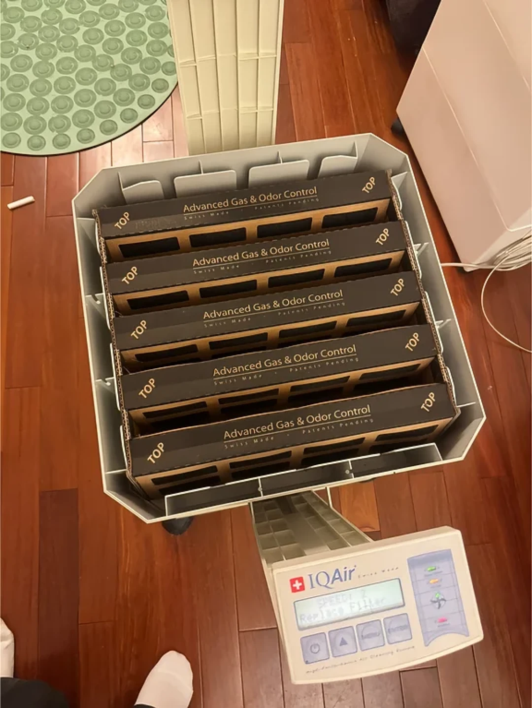 烟霾和蒿粉一起上门：IQAir 业主秋天的这张滤芯账单，先想明白“何时换、换成啥、怎么开”