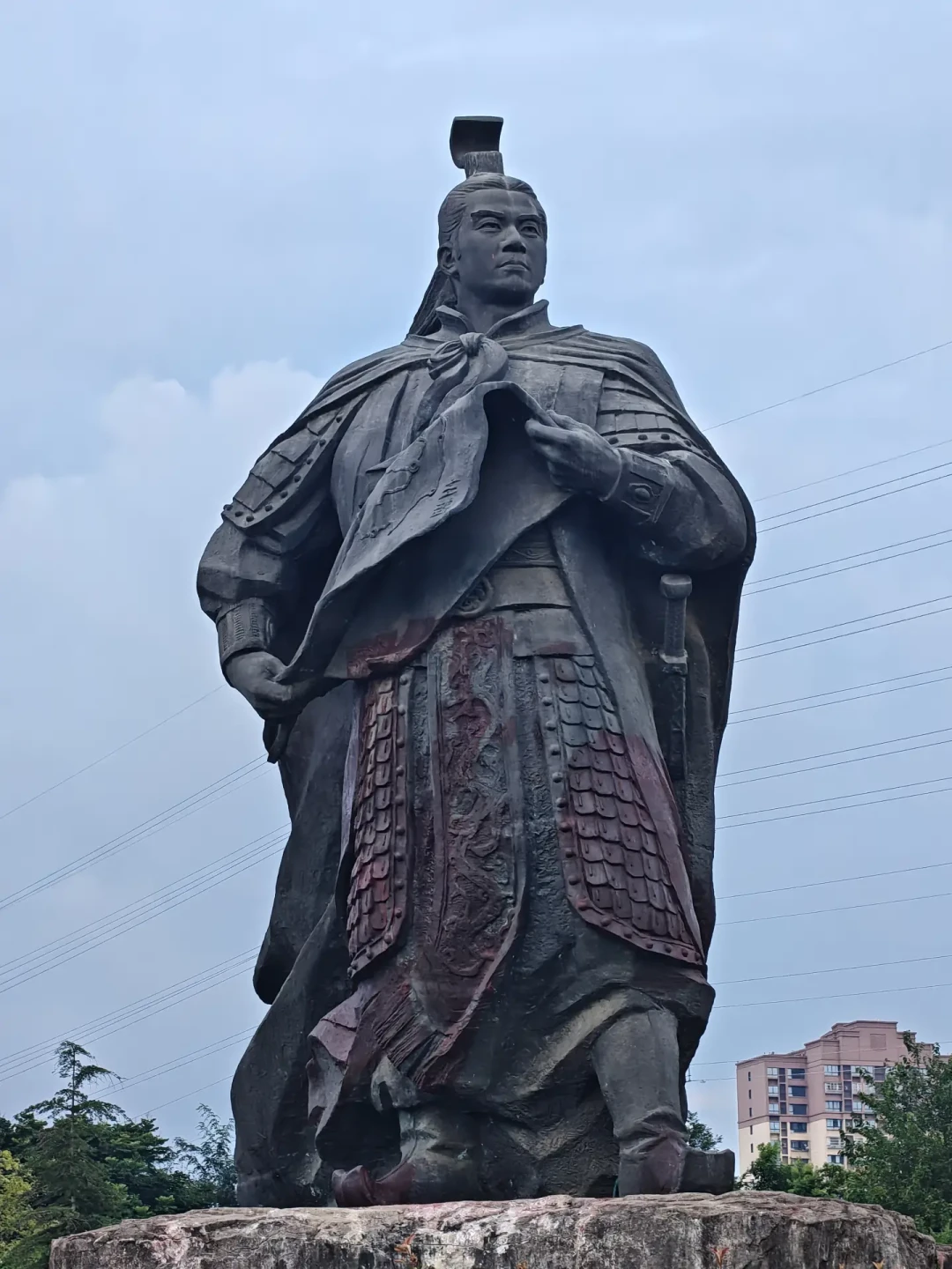 被泼漆的周瑜像焕然一新:国庆