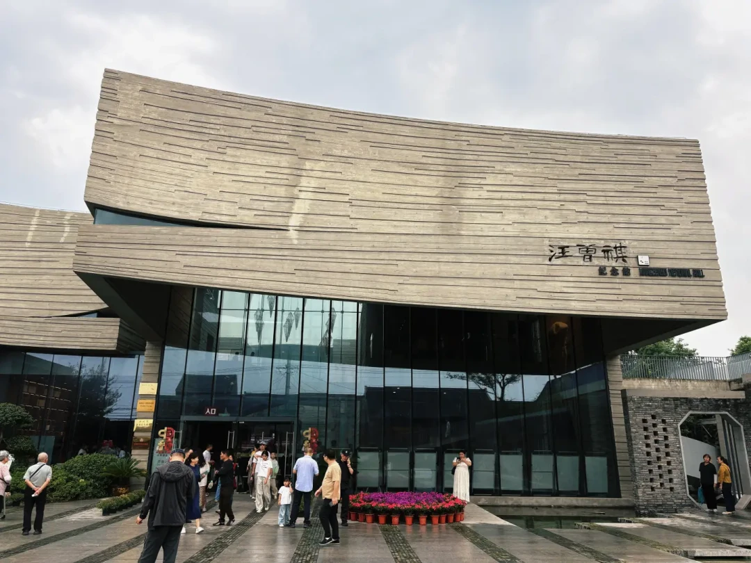 上海文学馆刚开馆，鲁迅故里已经挤爆：这个假期，哪些文学地标值得你专门绕半天