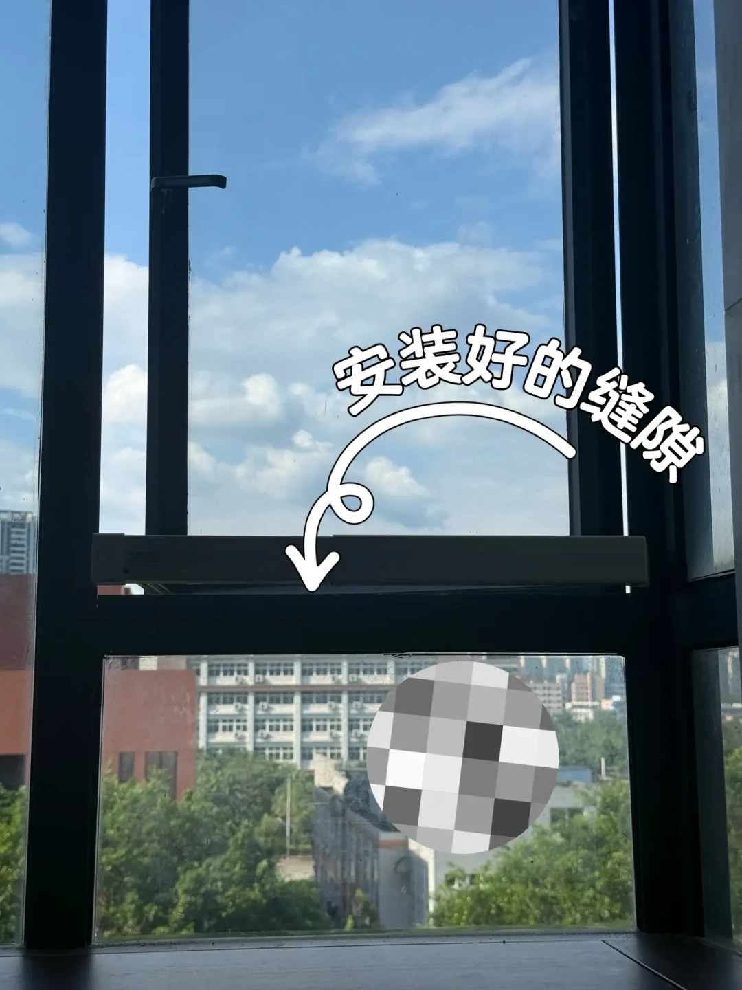 飘窗的开关窗,被软文包场了:对完2.7万收藏的品牌帖、5雷自述和125条真实评论,我把后装账、4条红线和3条路线一次摆平