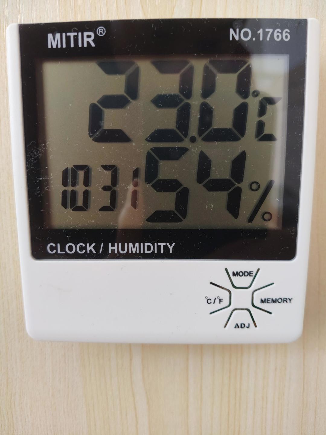 南方人去北方,脸起皮先别急着补水:翻了3700多条“跨气候带迁徙”评论,决定怎么涂的其实是湿度这个数
