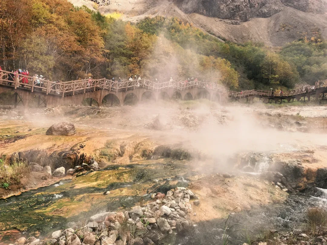 今年国庆长白山,抢票从9月18号晚上6点开始:北坡那25块能退、西坡有余票、南坡买了进不去