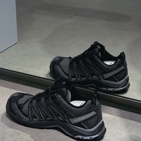 萨洛蒙CEO宣布「Gorpcore死了」：我把溢价瀑布、奥莱599和同款335元差价摆成一张账——退的是溢价层，不是吊牌价