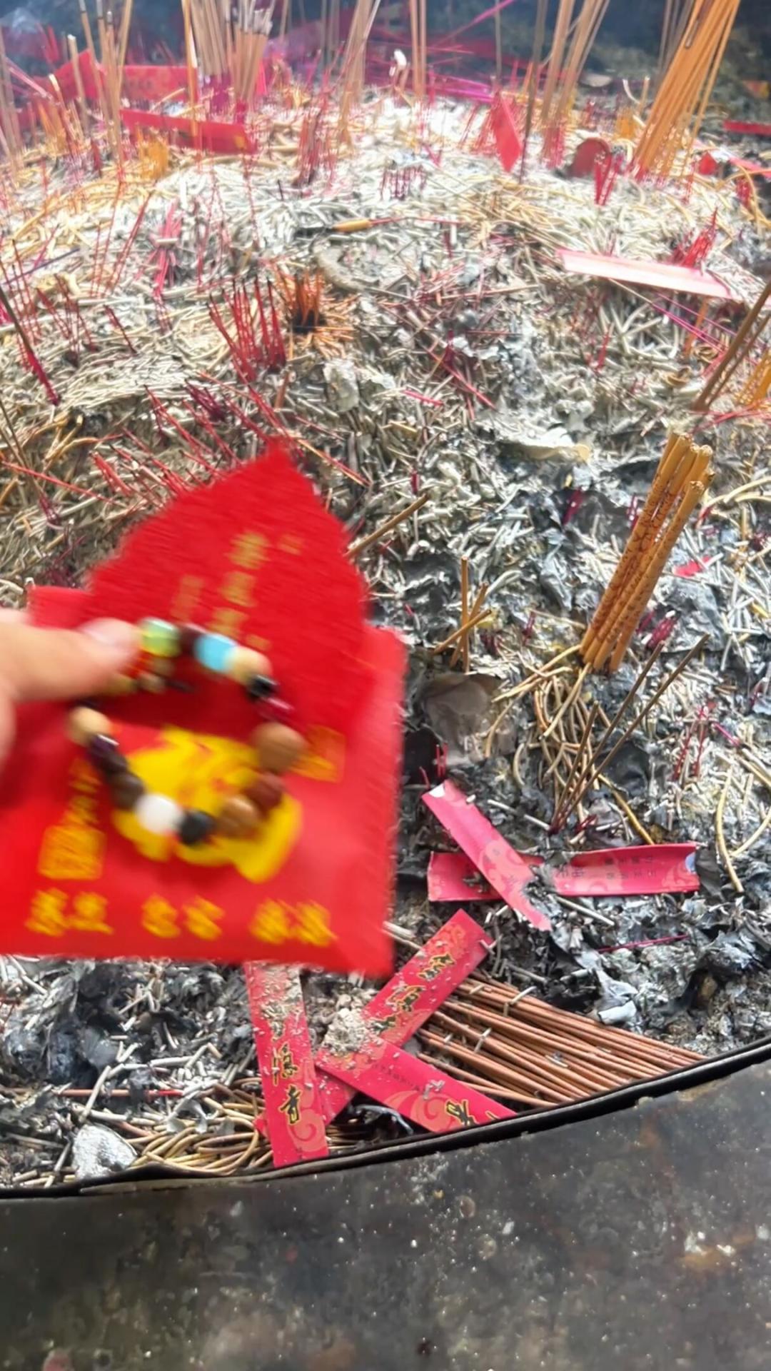 手串断了怎么办?愿望成了怎么还?灵隐免票后第一个“还愿季”,回寺前先把下半场看完
