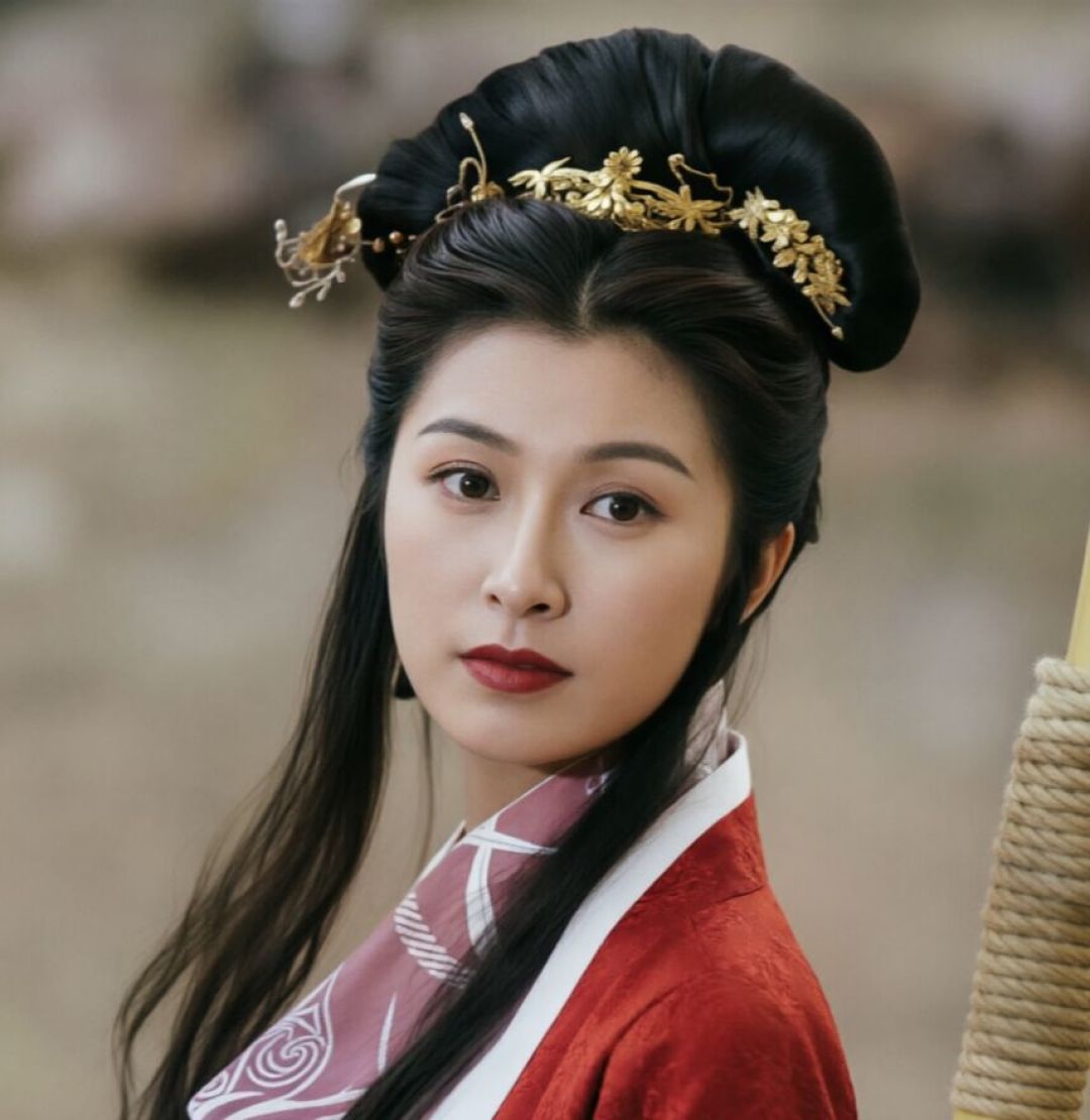 方世玉“两部之争”又刷屏小红书:郭蔼明赢了颜值票,李嘉欣赢了眼泪