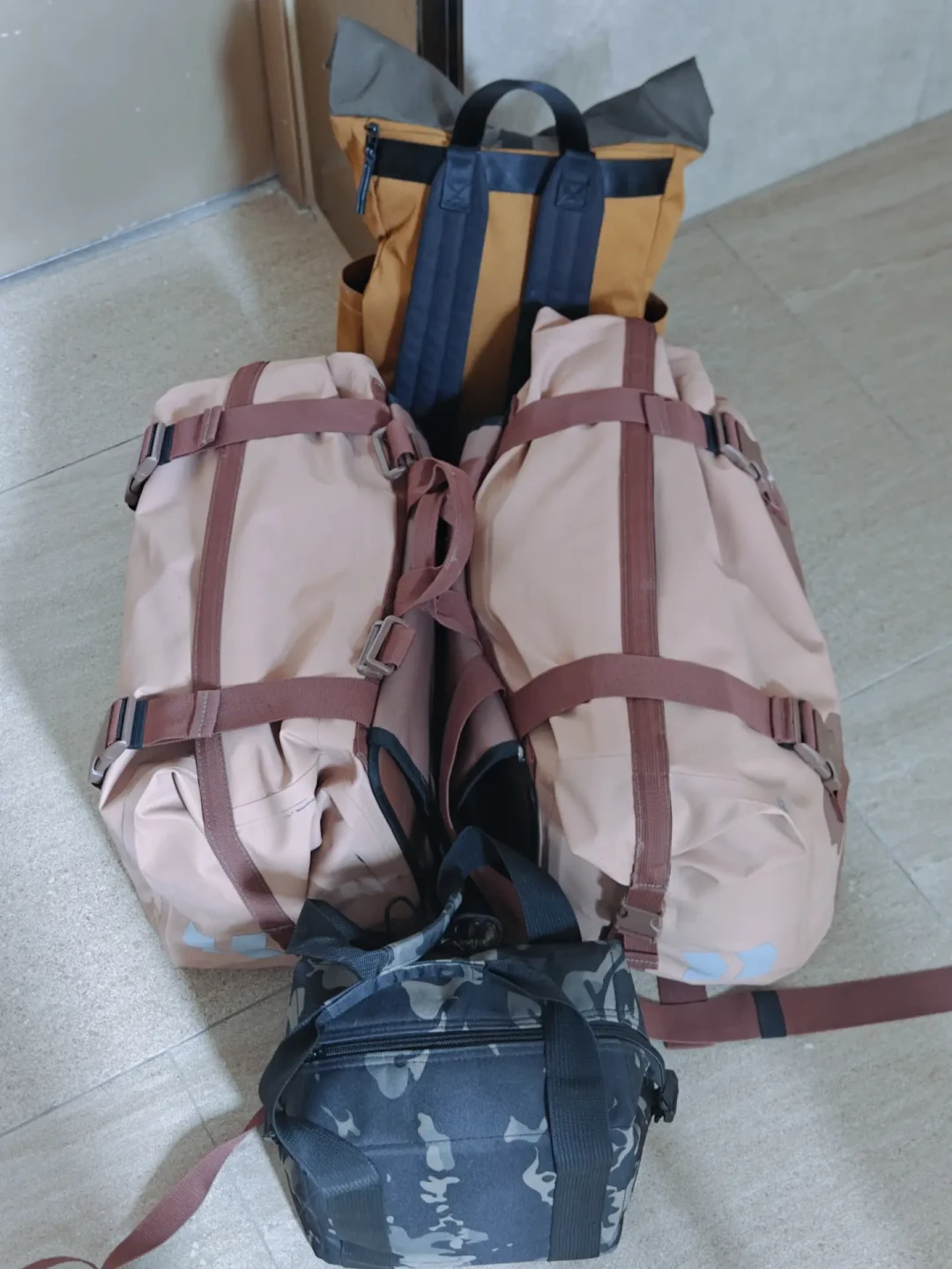 距离国庆还有17天：把全网40篇踏板装载帖摆在一起，发现大家吵的根本不是尾箱