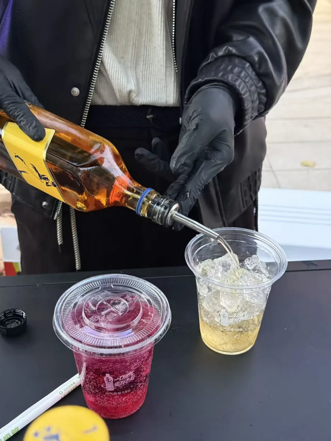 元气森林调酒局里调的这瓶尊尼获加:骂