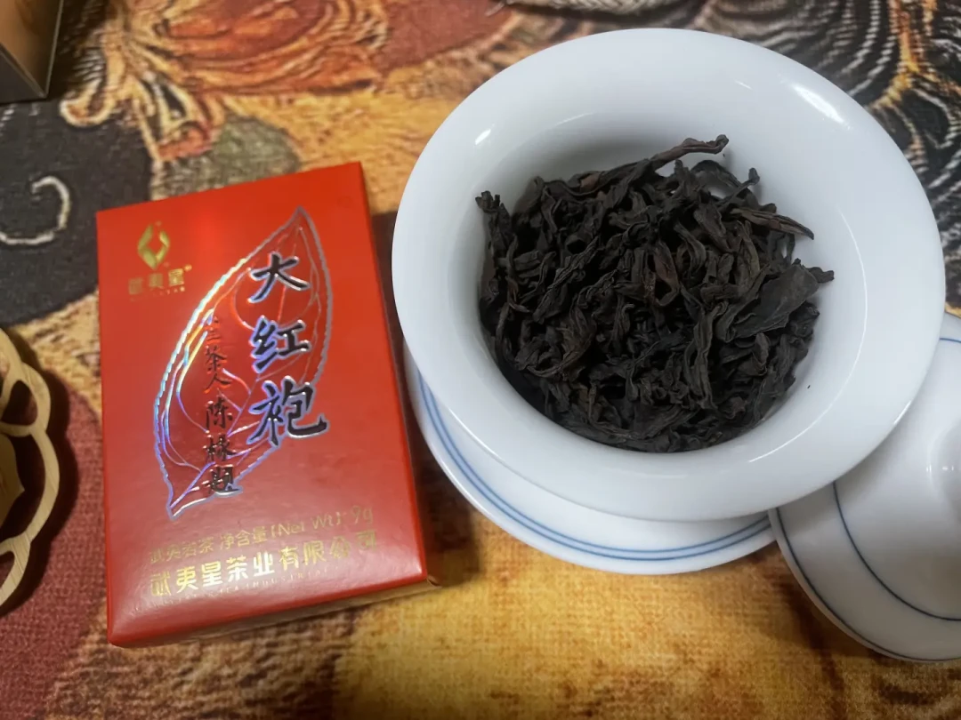武夷星被曝直播间卖假茶?把四类便宜茶摊开,发现真正的坑不是