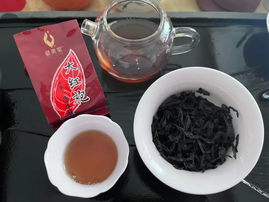 武夷星被曝直播间卖假茶?把四类便宜茶摊开,发现真正的坑不是