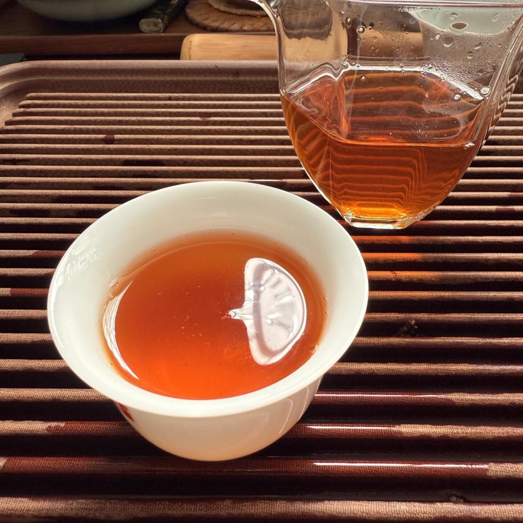 张一元不止花茶,但你别乱买:翻完今年60多条门店自报价和评论,绿茶档现在最尴尬,红茶档反而赢麻了
