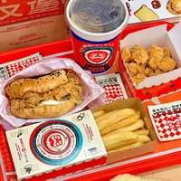 塔斯汀“随心配”变成“加钱墙”：我把7月到9月的爆帖账本摆开——动的不是价签，是“随心”