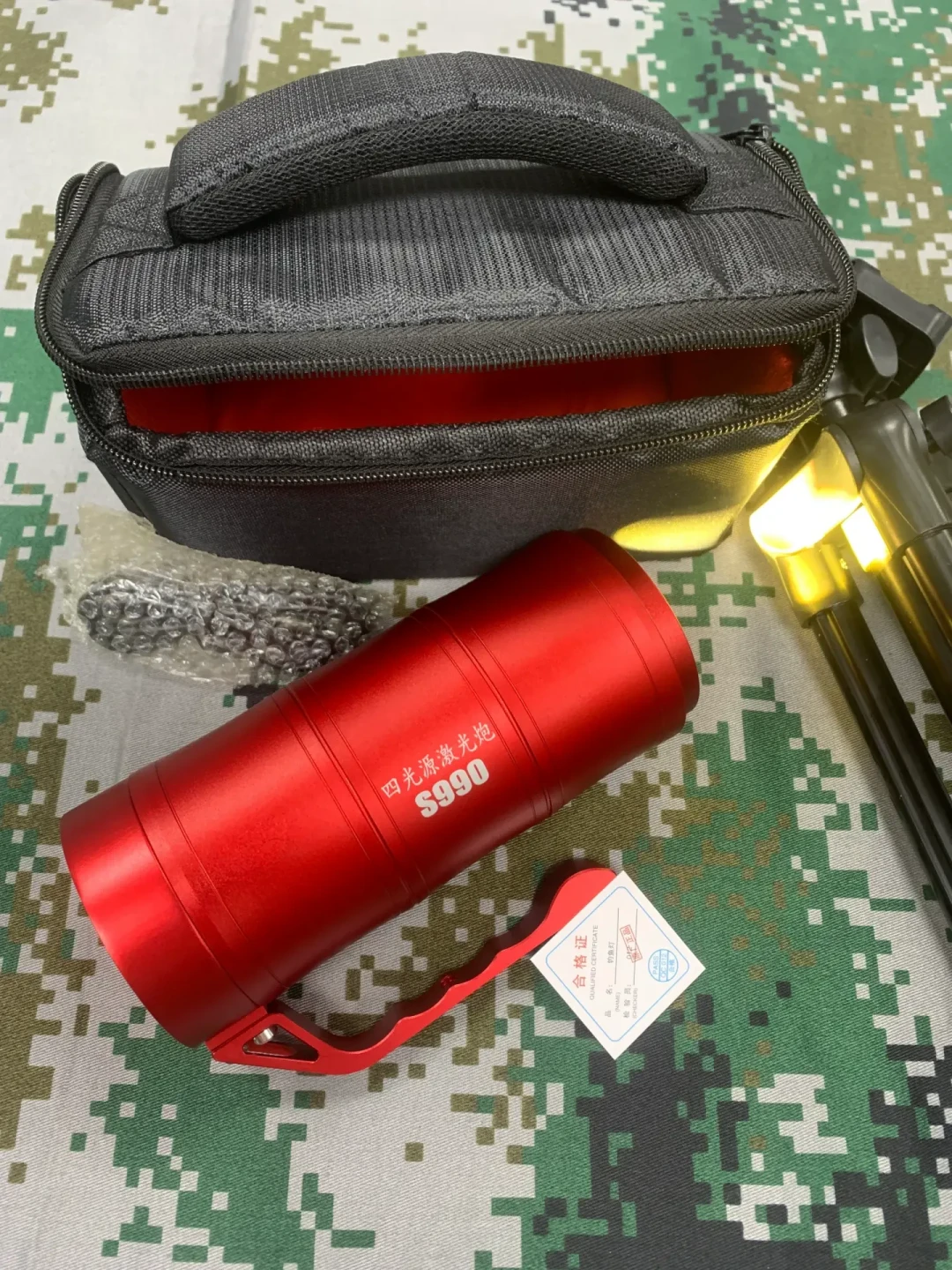 黄光不惊鱼、蓝光惊鱼?网传最火的夜钓灯帖,把物理讲反了:九月换灯前,先看光柱、再看漂尾、最后看价签