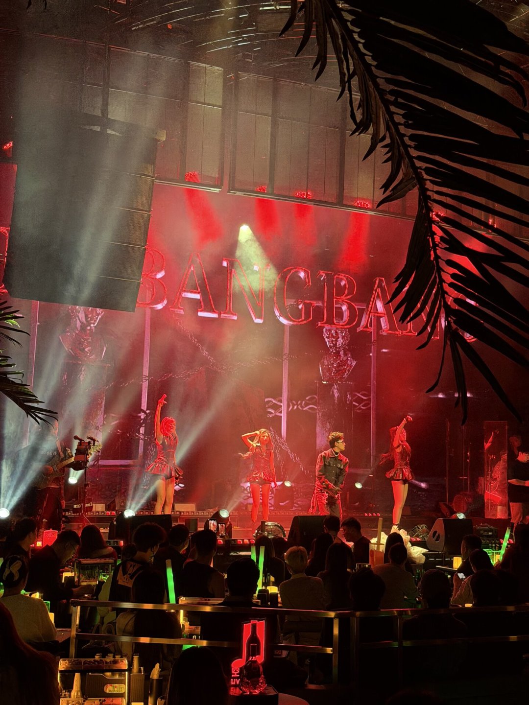 乐队场、说唱场、地偶场是三场不同的比赛：秋巡第一次去Livehouse，先看这份生存指南