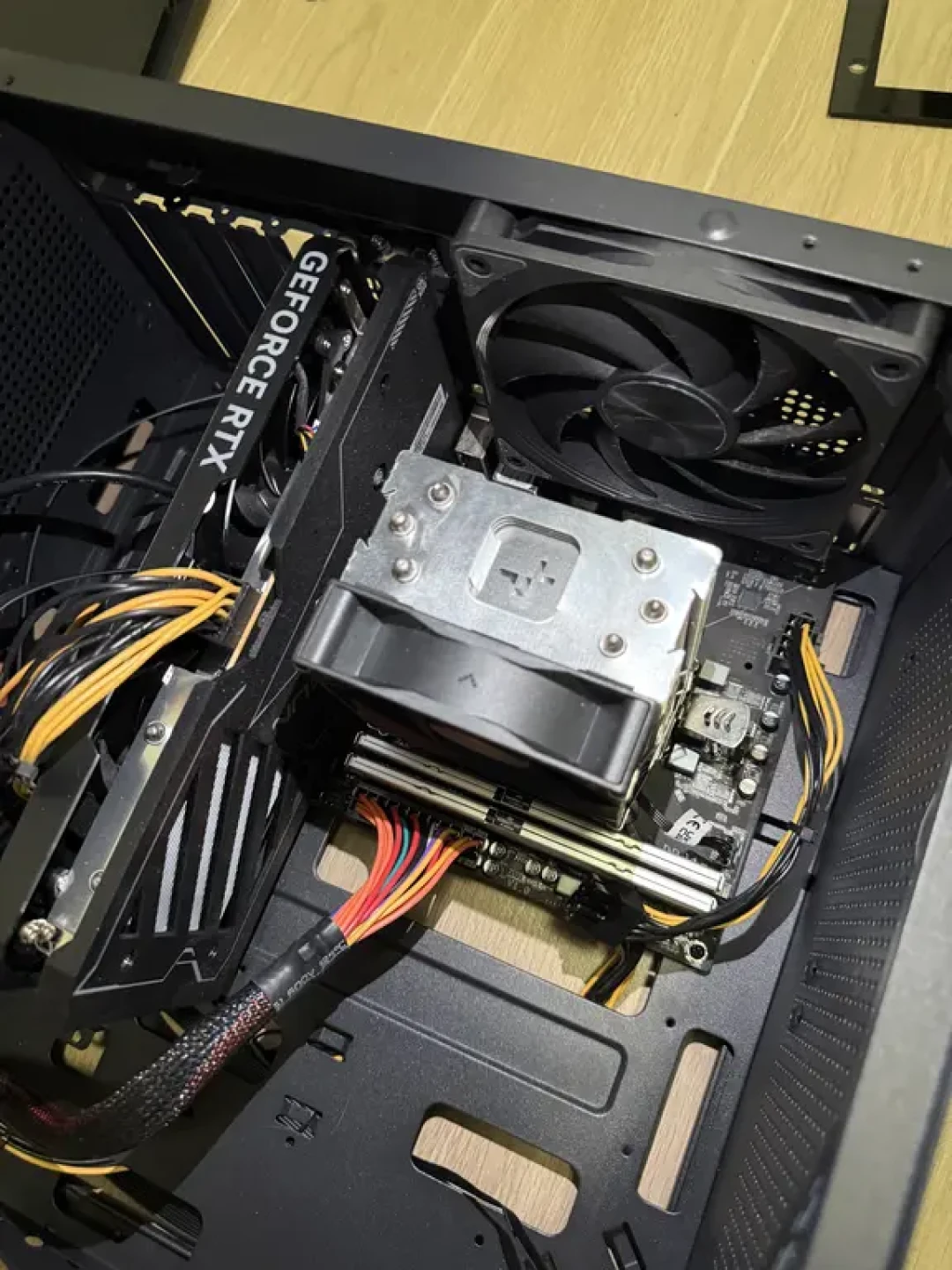 双16G内存涨到2594元,DDR5主板反而不好卖:华南金牌