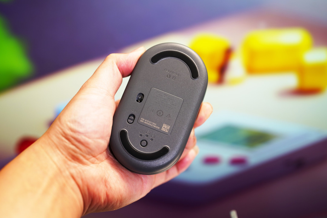 罗技的鹅卵石能翻开了:Pebble Up云贝全网的手上和评论区都看完了,下单前要想清楚三件事