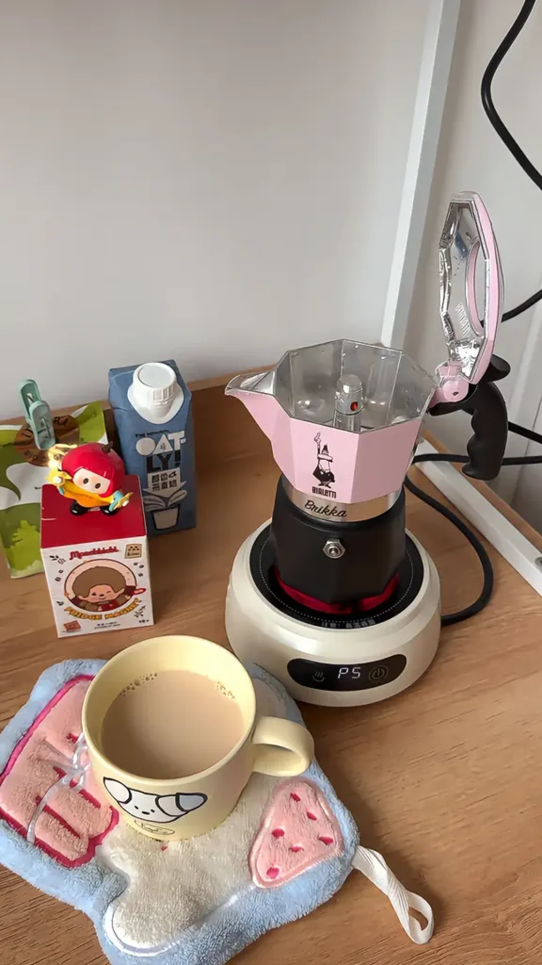 比乐蒂的种草风秋天又吹了一轮：我把退坑帖的评论区翻了个底，捋出五条离场路线——壶不会坏，坏的是你的工作日早晨