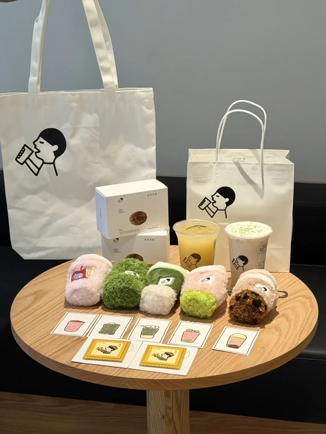 10积分白嫖、两杯换一贴、12杯喝出重复:这个月的茶咖冰箱贴,先看懂成本阶梯再冲