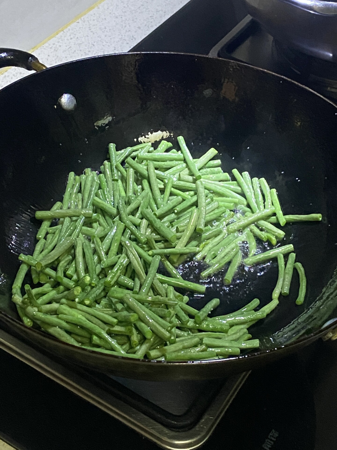 黄磊播客认账之后,把2017年的豆角梗重新算一遍:谁真中毒了,谁被夸大了,哪4种场景你真的会中招