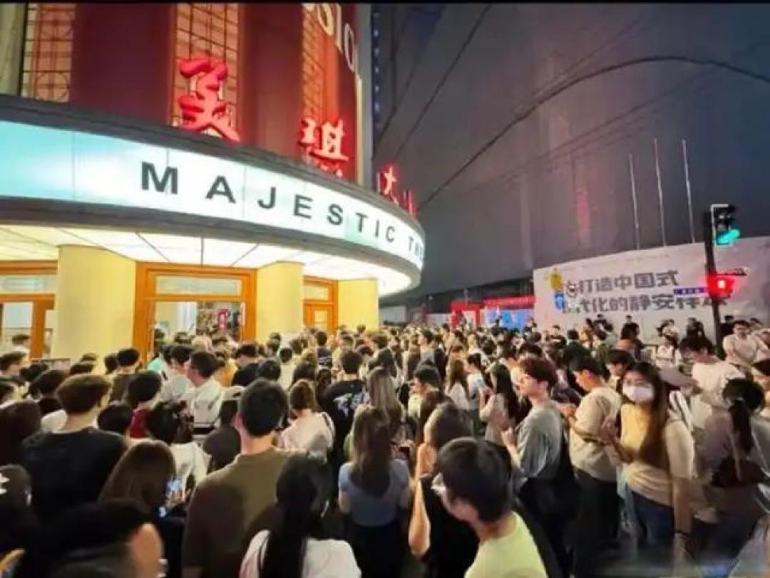 付航脱口秀强实名引发混乱 警方辟谣千人被卡传闻并打击倒票