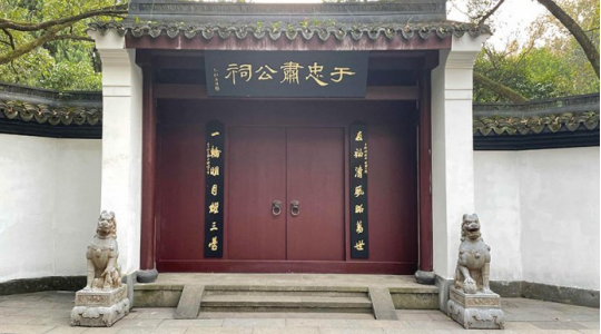 《两京十五日》还没播，已经有人翻出《明朝那些事儿》补课了：我替你数了数，其实一册就够