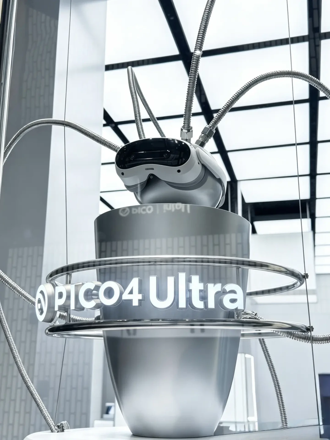 吃灰机正在变成“干活的”:PICO 4 Ultra 为什么突然成了具身智能的采集工具