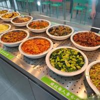 UP主实探避坑专家勇哥餐厅 揭秘网红流量下的真实餐饮考验