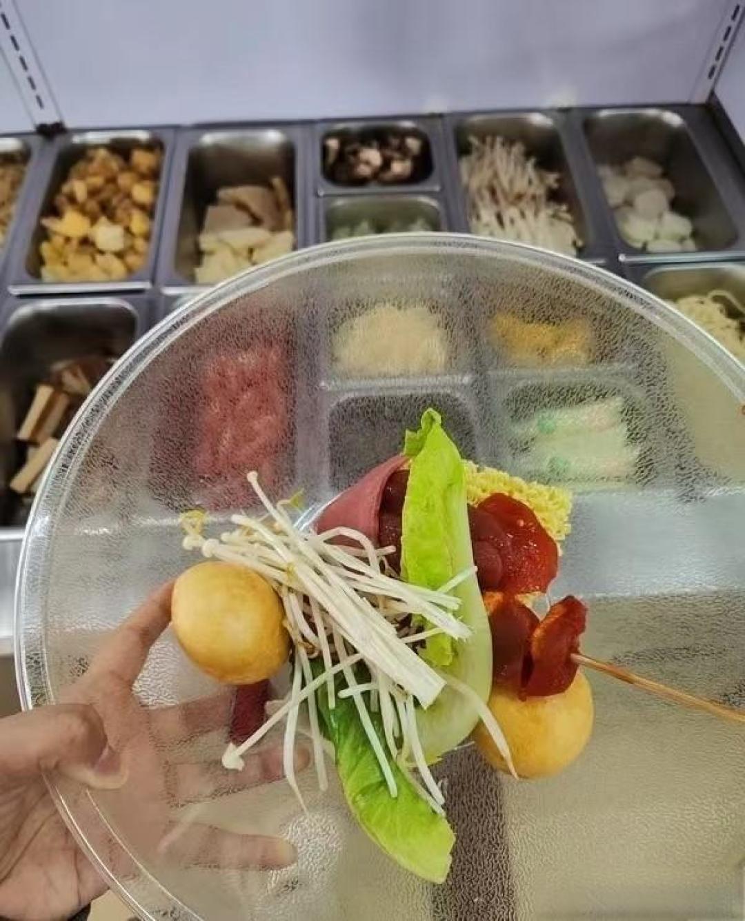 UP主实探避坑专家勇哥餐厅 揭秘网红流量下的真实餐饮考验