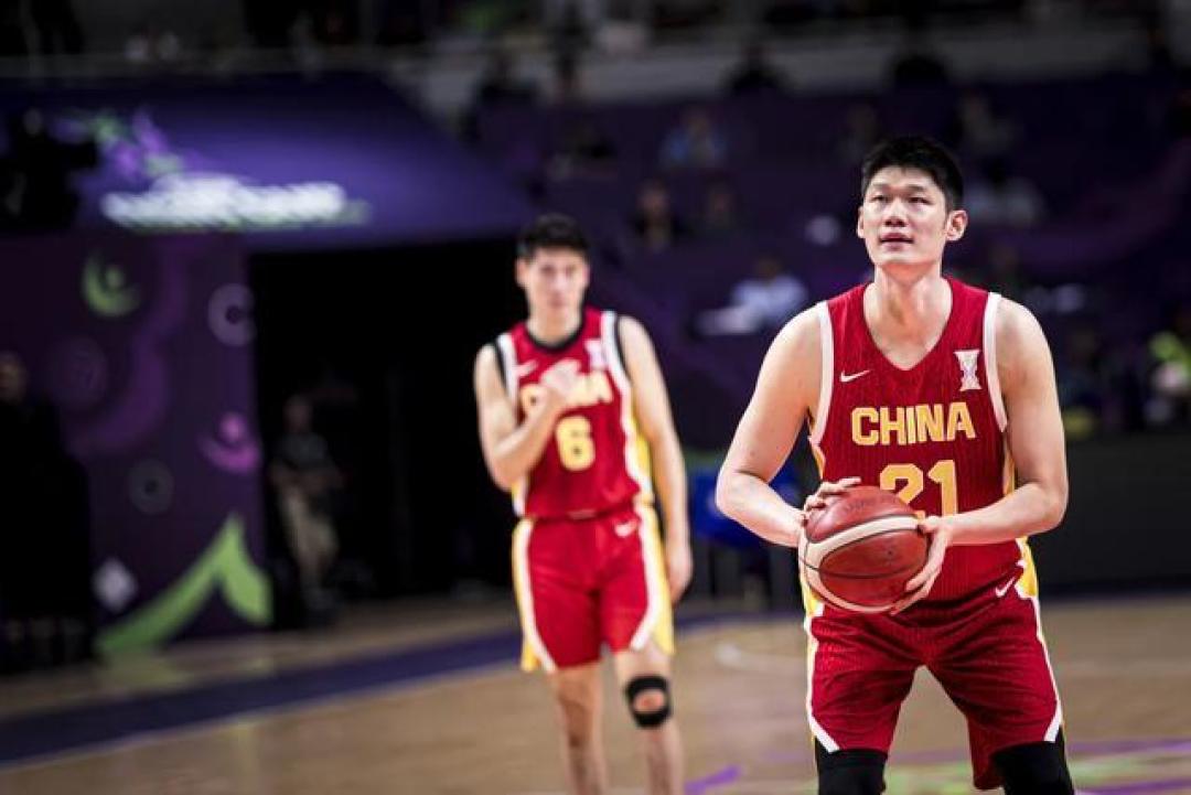 小组赛狂胜128分强势晋级,中国男篮考验或许要等半决赛