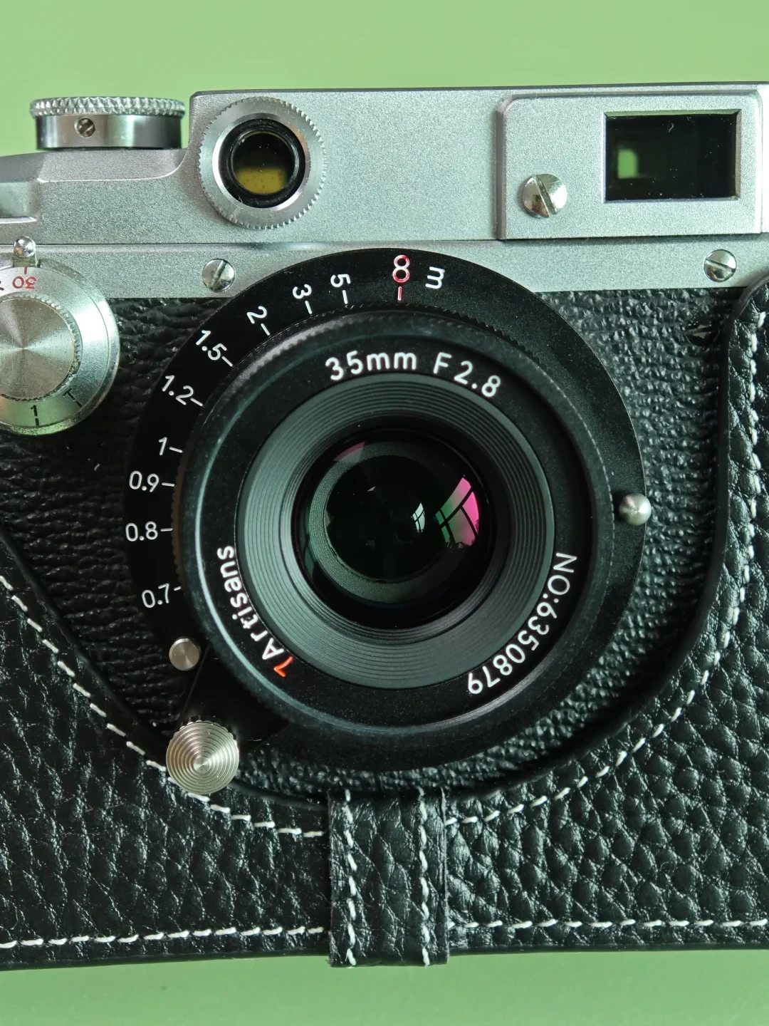 黄斑到1米就停是瑕疵?88克七工匠35mm F2.8,先把镜头的账和机身的账分开算