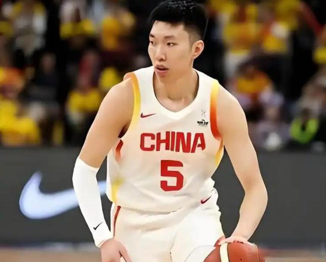 44分大胜复仇菲律宾！中国男篮全胜进八强，王俊杰20+14