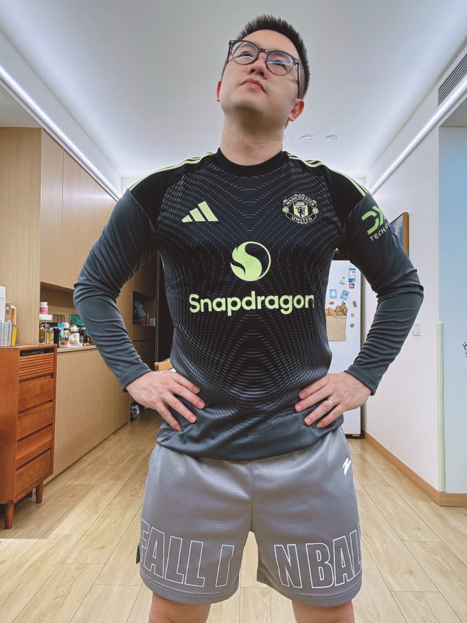 阿迪达斯运动服饰