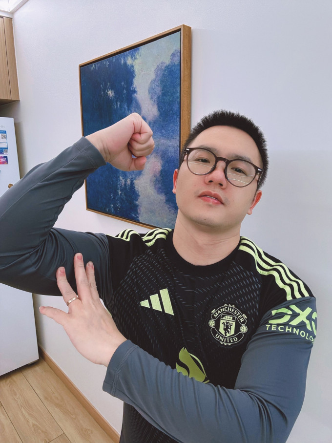 阿迪达斯运动服饰