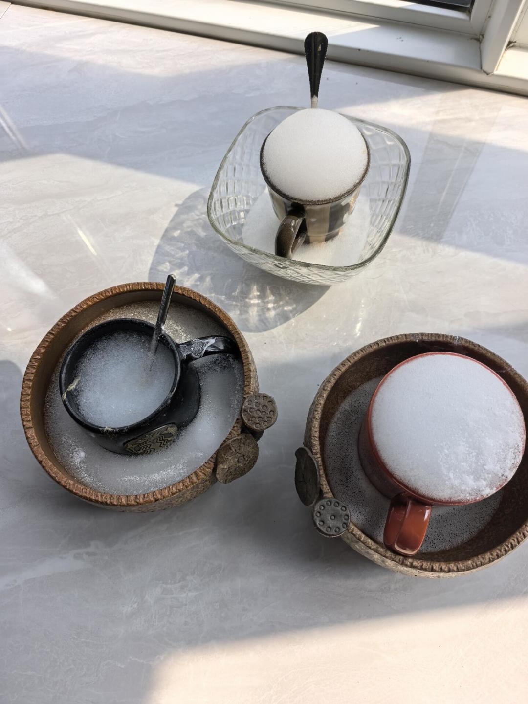 保温杯茶垢洗不掉？别急着丢泡腾片拧紧盖，更别抄魔术擦：先分清茶垢还是水垢，再看杯子什么材质，才决定上碱、上酸还是牙膏