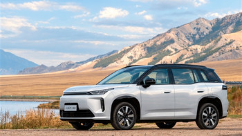 满油满电1738km 全球最长续航增程车！2027款广汽埃安i60上市：10.36万起