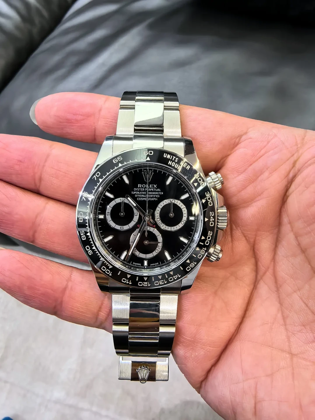 劳力士份额跌到30.5%不是没人买了:对完Chrono24这套数和这个月的专柜帖,年轻人预算流向了