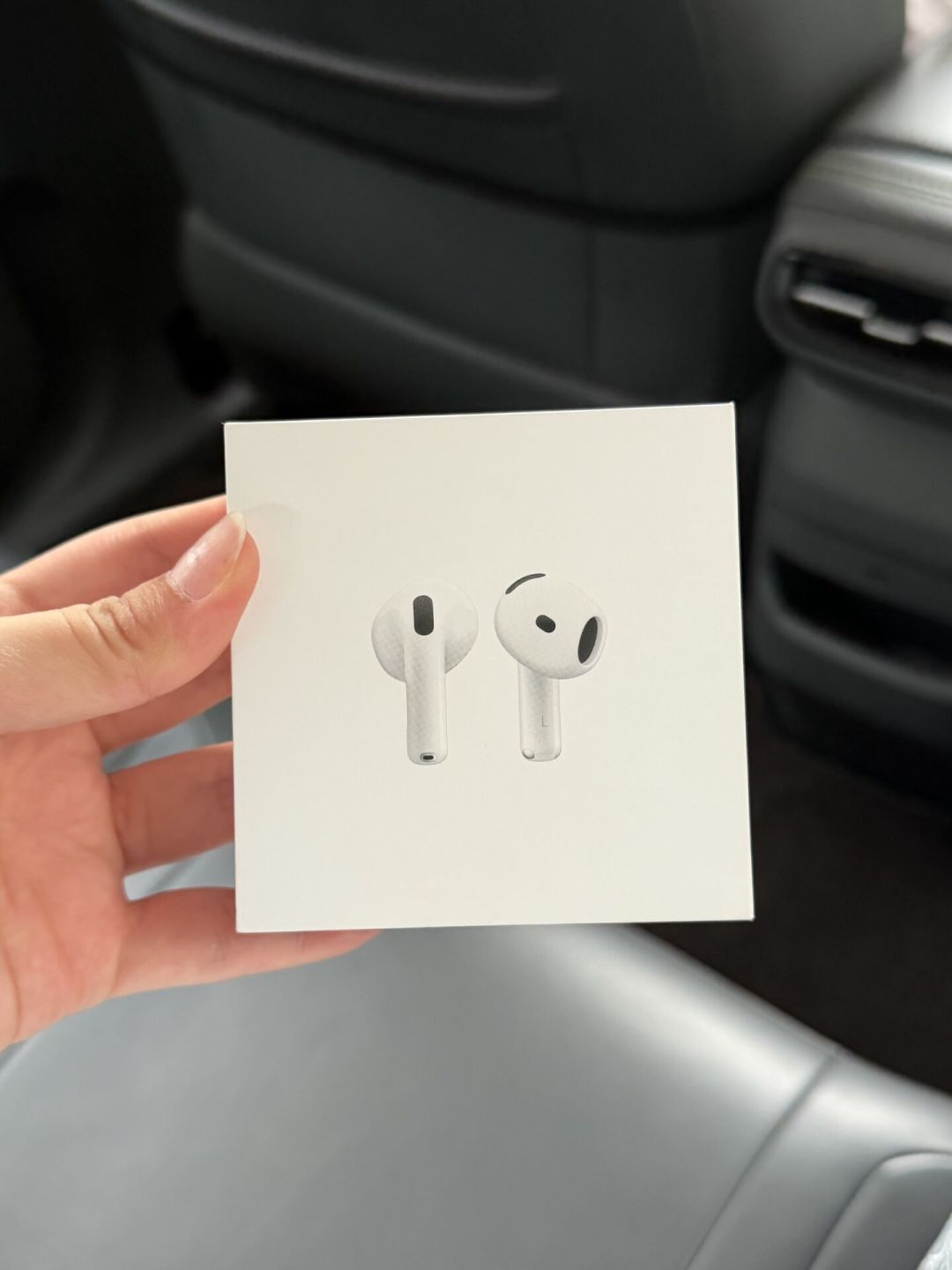 涨价潮里唯一降价的新品:AirPods 5 开售前,捡漏党要算的是
