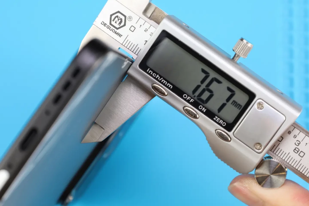 被取消的魅族22 Air被人拆了:7.67mm、5750mAh、梅花星型螺丝,「PPT产品论」这次该它还一半公道